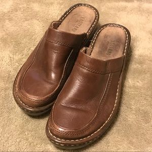 Eastland Women’s Size 8 Slip-on Clogs